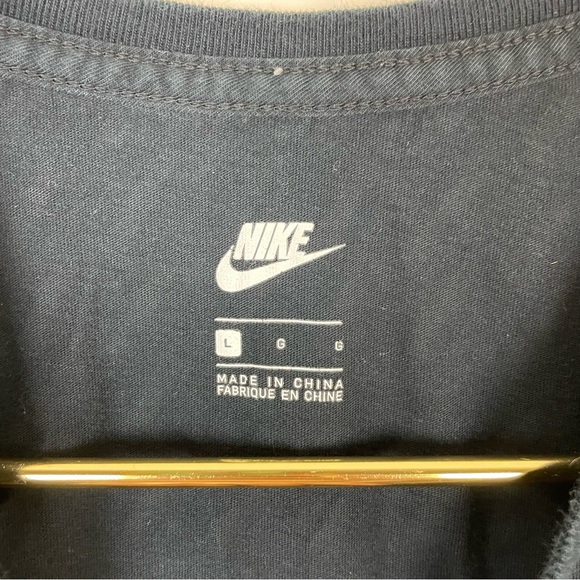 ⭐️2/$20 Nike Graphic Logo Print Black Pull Over Crew Neck Tee - Picture 10 of 12